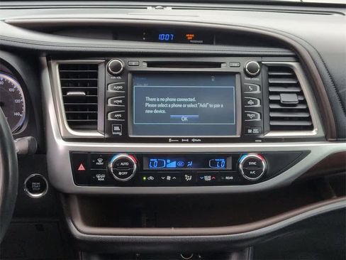 Used 2016 Toyota Highlander Limited Platinum image 30