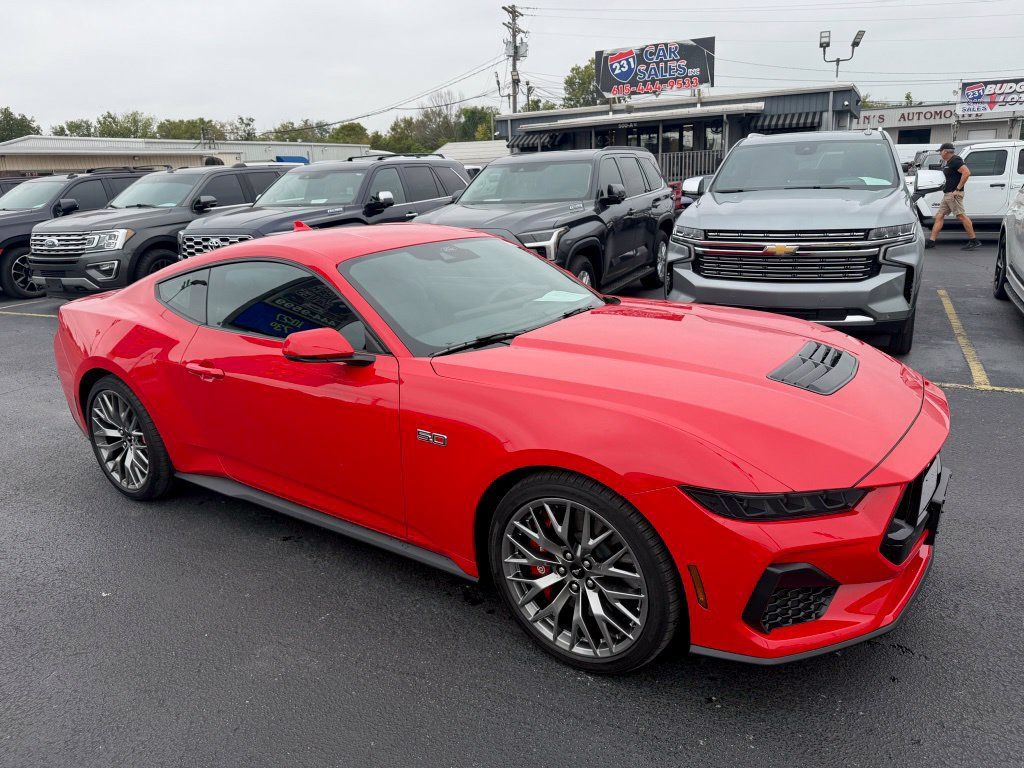 Used 2025 Ford Mustang GT Premium RWD image 2
