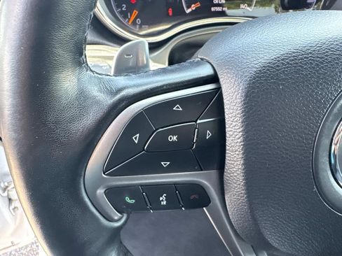 Used 2020 Jeep Grand Cherokee Limited X RWD image 25