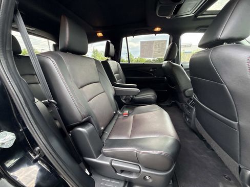 Certified 2022 Honda Pilot Black Edition image 16