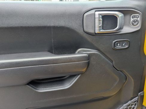 Used 2021 Jeep Wrangler Willys image 11