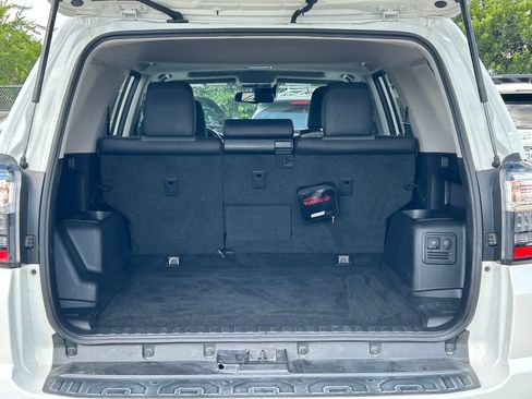 Used 2022 Toyota 4Runner SR5 Premium w/ Moonroof Package RWD image 13