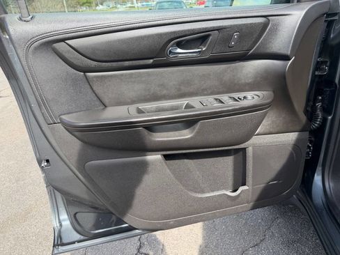 Used 2013 Chevrolet Traverse LT image 10