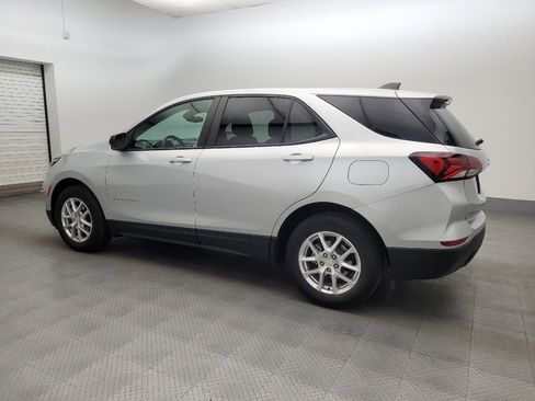 Used 2022 Chevrolet Equinox LS FWD image 3