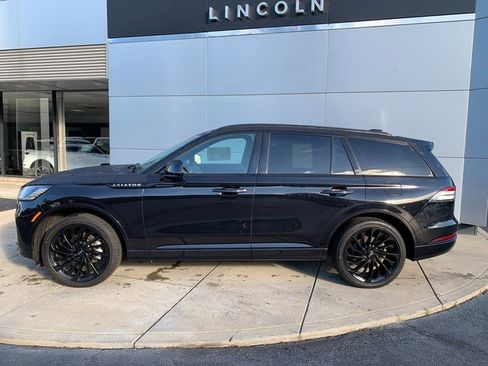 Certified 2025 Lincoln Aviator Reserve w/ Luxury Package AWD/4WD image 2