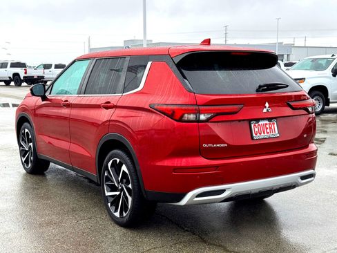 Used 2022 Mitsubishi Outlander SE image 9