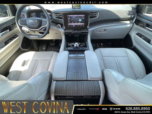 Used 2024 Jeep Wagoneer L Series III w/ Flexible Seating Group AWD/4WD image 32