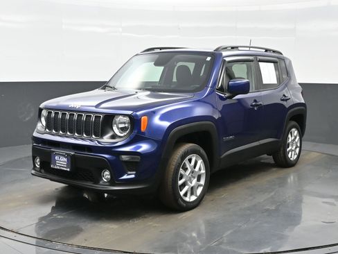 Used 2019 Jeep Renegade Latitude w/ Cold Weather Group image 2