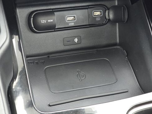 Used 2022 Kia Telluride SX w/ SX Prestige Package image 9