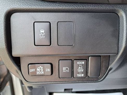 Used 2023 Toyota Tacoma TRD Off-Road AWD/4WD image 29