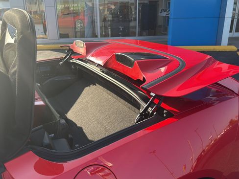 Used 2017 Chevrolet Corvette Stingray Convertible RWD image 27