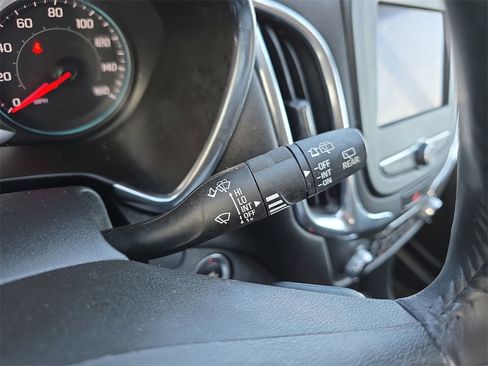 Used 2020 Chevrolet Equinox LT image 25