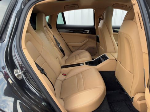 Used 2021 Porsche Panamera 4S image 43