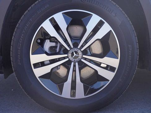 Used 2026 Mercedes-Benz GLB 250 4MATIC image 28