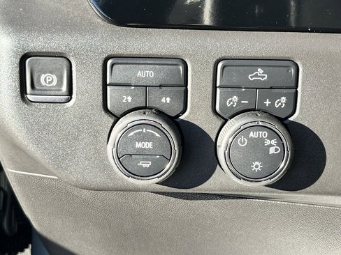 Used 2024 Chevrolet Silverado 1500 LT image 5