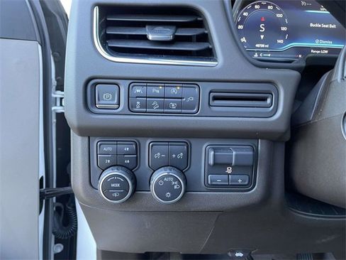 Used 2022 Chevrolet Tahoe Z71 w/ Z71 Off-Road Package image 22