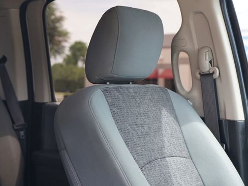 Used 2019 RAM 1500 Big Horn RWD image 35