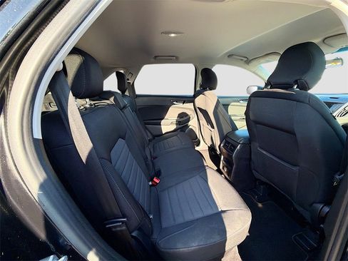 Used 2017 Ford Edge SE w/ Cargo Accessory Package image 26