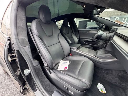 Used 2021 Tesla Model S Plaid image 16