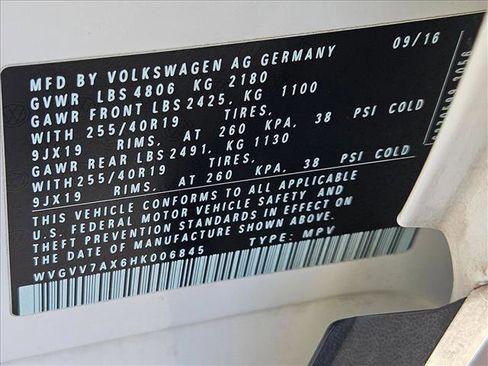 Used 2017 Volkswagen Tiguan SEL image 24