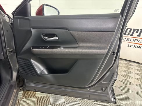 Used 2025 Nissan Kicks SV image 24