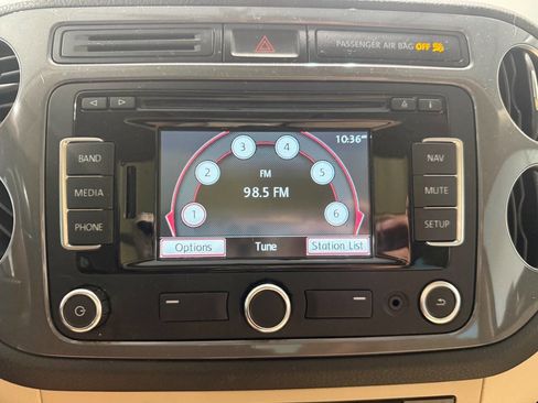 Used 2013 Volkswagen Tiguan SE image 13