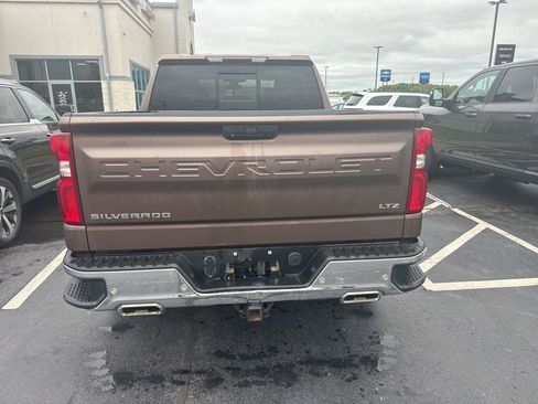 Used 2019 Chevrolet Silverado 1500 LTZ w/ LTZ Premium Package AWD/4WD image 3