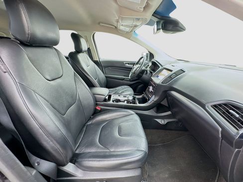 Used 2019 Ford Edge Titanium FWD image 20