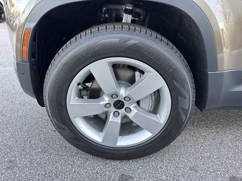 New 2026 Land Rover Defender 110 S image 10