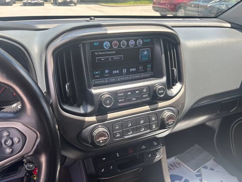 Used 2018 Chevrolet Colorado Z71 AWD/4WD image 39