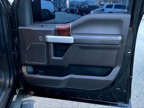 Used 2019 Ford F150 King Ranch w/ Equipment Group 601A Luxury AWD/4WD image 22