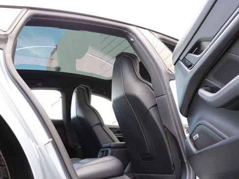 Used 2020 Porsche Taycan 4S image 36