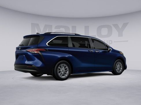 New 2026 Toyota Sienna XLE FWD image 10