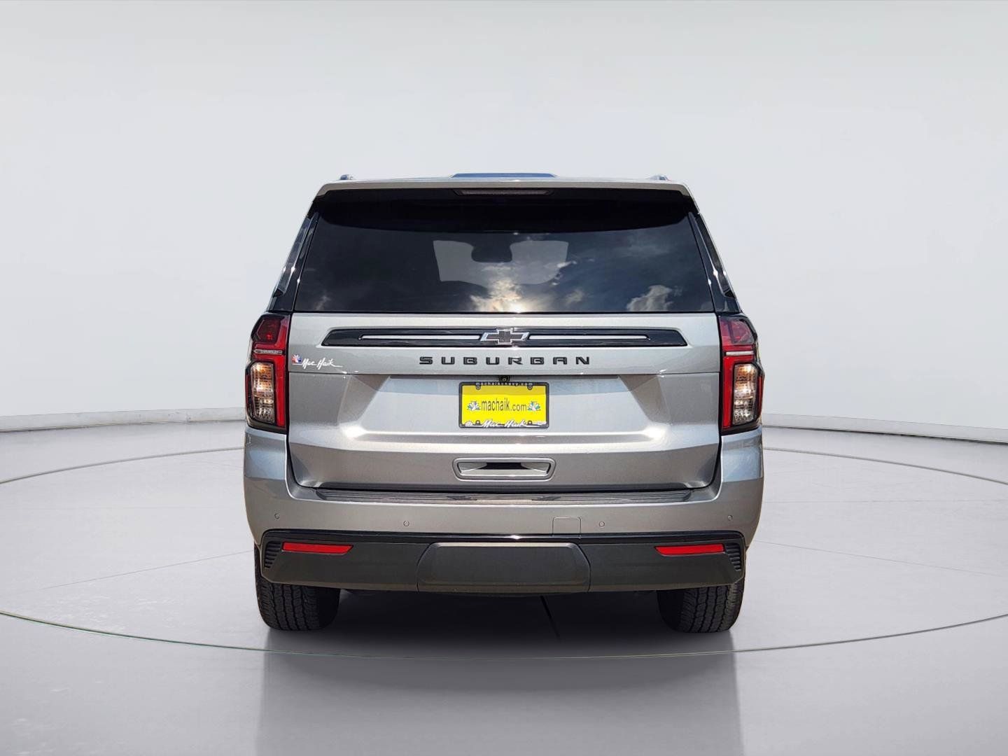 Used 2023 Chevrolet Suburban Z71 w/ Luxury Package AWD/4WD image 6