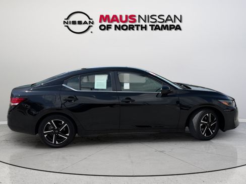 Used 2025 Nissan Sentra SV FWD image 8