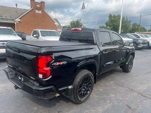Used 2025 Chevrolet Colorado W/T w/ Advanced Trailering Package AWD/4WD image 3