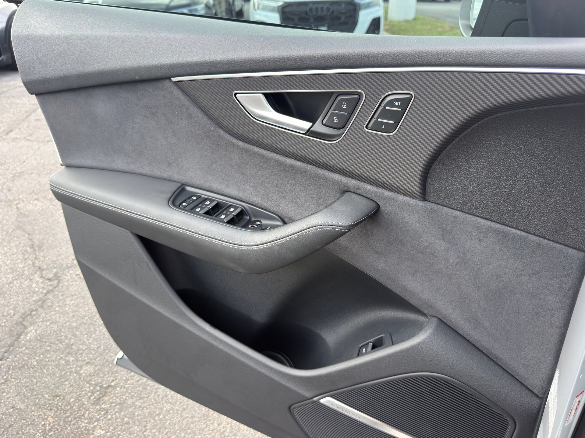 Used 2024 Audi SQ8 Premium Plus w/ 23" Wheel Package AWD/4WD image 25