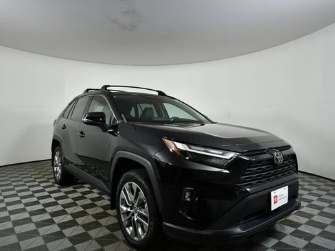 Used 2023 Toyota RAV4 XLE Premium image 8