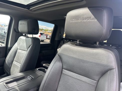 Used 2020 GMC Sierra 2500 Denali w/ Denali Ultimate Package AWD/4WD image 15