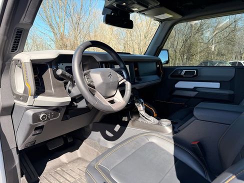 Used 2023 Ford Bronco Badlands w/ Sasquatch Package image 9