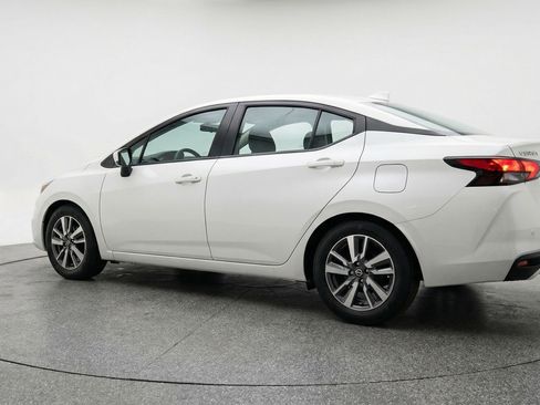 Used 2025 Nissan Versa SV image 6