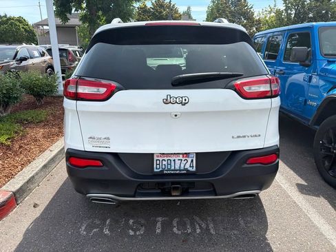 Used 2016 Jeep Cherokee Limited w/ Trailer Tow Group AWD/4WD image 3