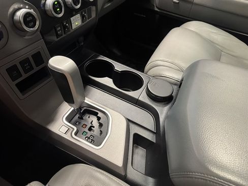 Used 2015 Toyota Sequoia Limited AWD/4WD image 32