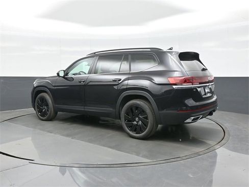 New 2026 Volkswagen Atlas SE image 5