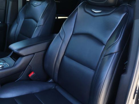 Used 2023 Cadillac XT4 Premium Luxury image 18