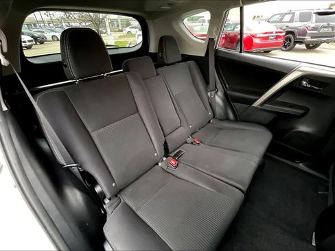 Used 2014 Toyota RAV4 XLE image 17