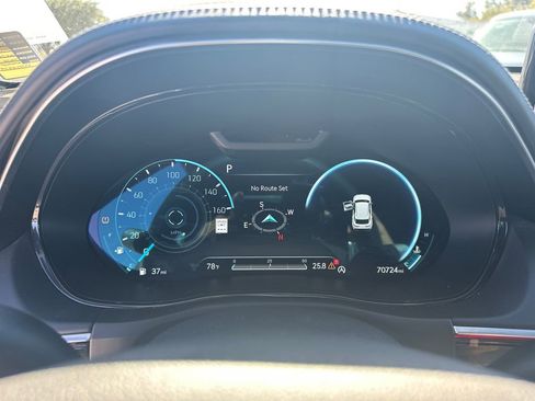 Used 2022 Genesis GV70 3.5T Sport w/ Sport Prestige Package AWD/4WD image 26