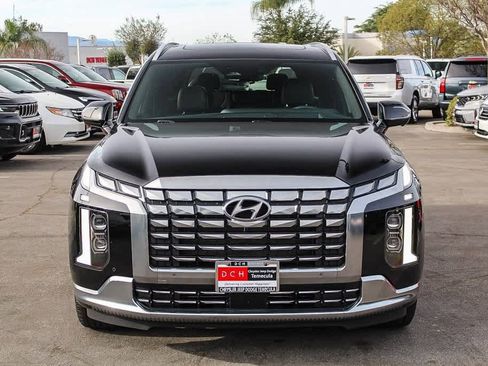 Used 2023 Hyundai Palisade Calligraphy image 2