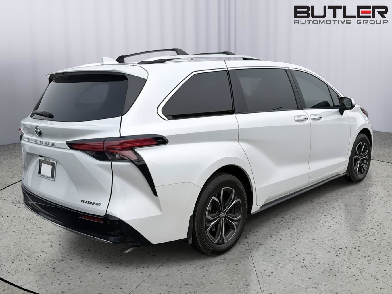 Used 2025 Toyota Sienna Platinum AWD/4WD image 8