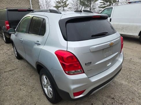 Used 2020 Chevrolet Trax LT w/ LT Convenience Package image 5